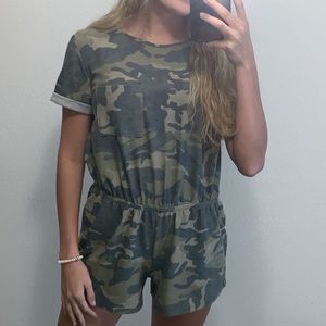 Camouflage Short Sleeve Romper Size Small